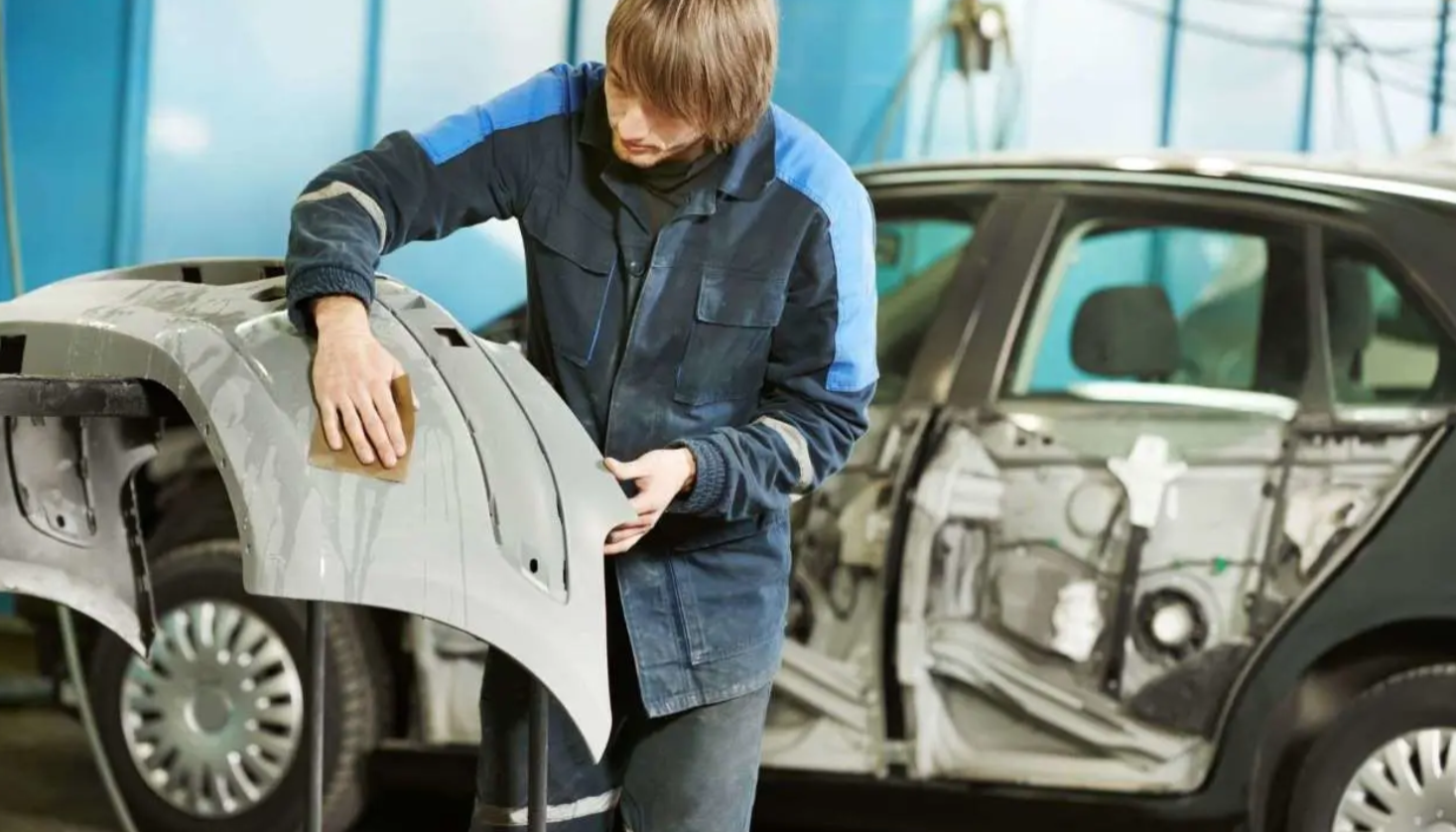 Die 5 besten Stoßstangen-Reparaturservices in Darmstadt – Gerissene Stoßfänger ohne kompletten Austausch instand setzen